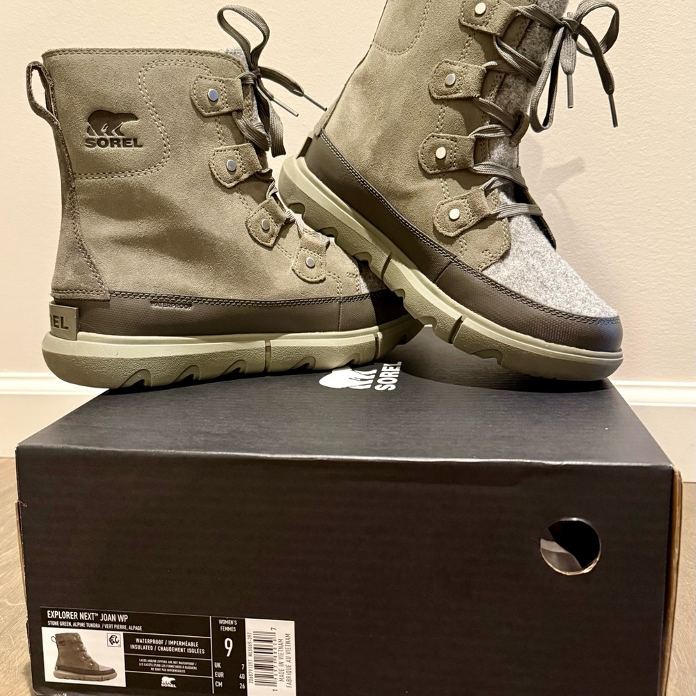 Sorel Explorer Next Joan Boots Wmns Sz 9 Green and Gray